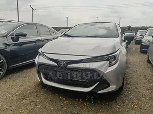 Toyota Corolla SE (1.8L 4cyl 6M) 2019 Silver