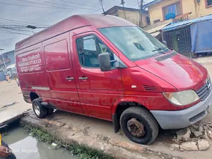 Mercedes-Benz Sprinter 1999 Red