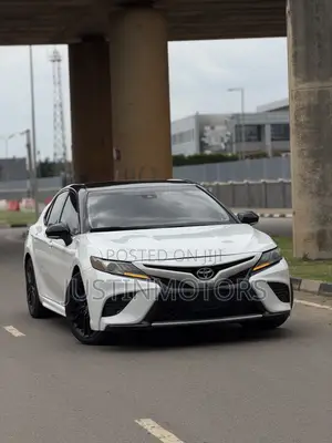 Toyota Camry XSE V6 (3.5L V6 8A) 2019 White