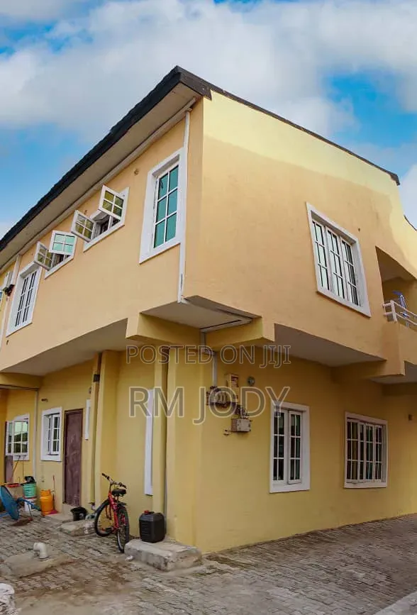 Single Room in a Duplex