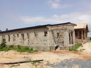 3bdrm Bungalow in Greenleaf Estate, Igbogbo for sale