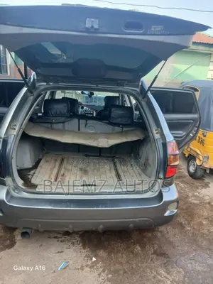 Pontiac Vibe 2006 Gray