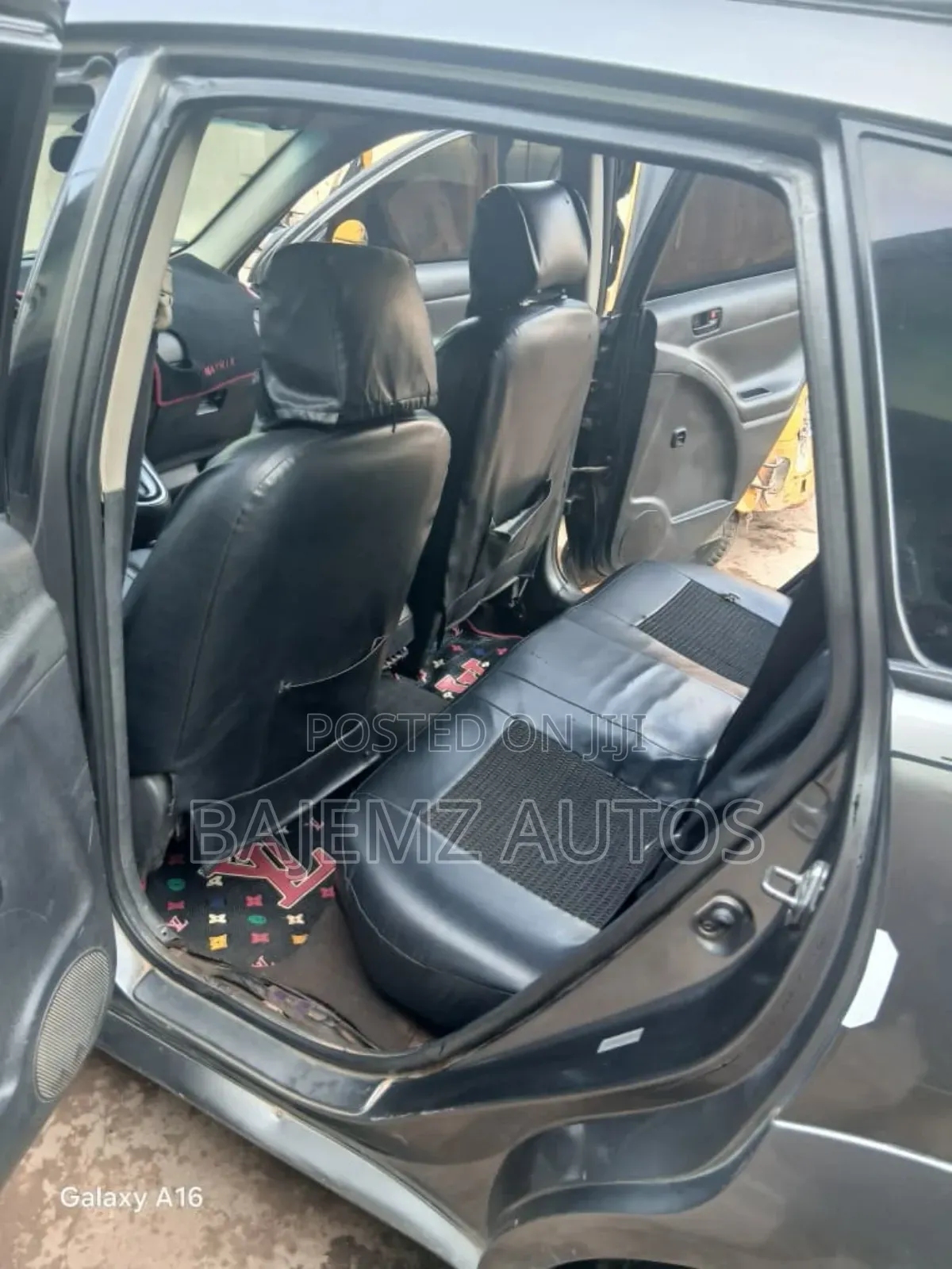 Pontiac Vibe 2006 Gray