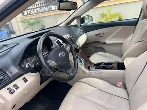 Toyota Venza V6 AWD 2010 White