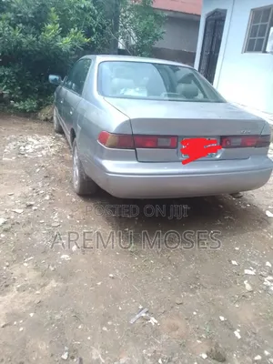 Toyota Camry Automatic 1999 Gray