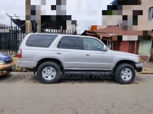 Toyota 4-Runner 2000 Silver