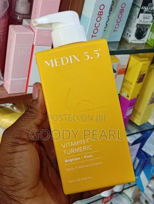 Medix 5.5 Vitamin C + Tumeric Body Treatment Cream