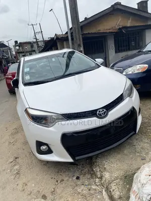 Toyota Corolla 2015 White