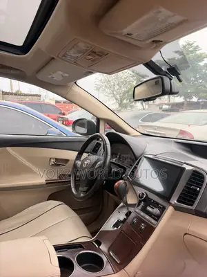 Toyota Venza AWD 2010 Gold
