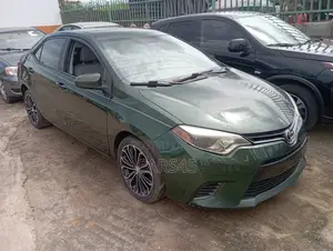 Toyota Corolla 2016 Green