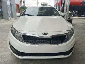 Kia K5 2011 White