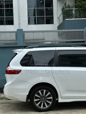 Toyota Sienna 2020 White