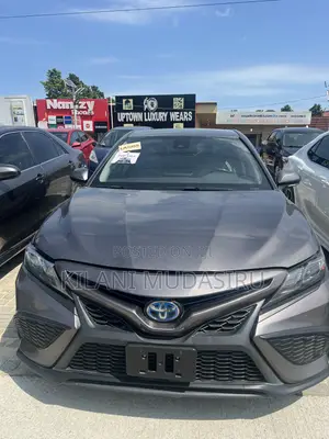 Toyota Camry SE 2023 Gray
