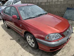 Toyota Avensis 1.6 VVT-i 2003 Red