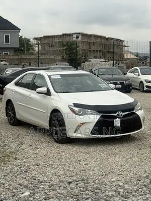 Toyota Camry XSE 4dr Sedan (2.5L 4cyl 6A) 2015 White