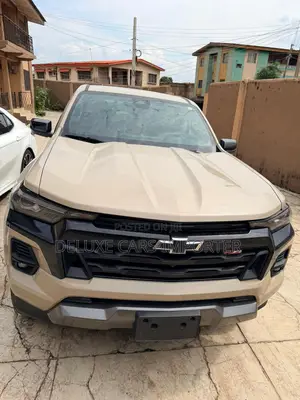 Chevrolet Colorado ZR2 Crew Cab 4WD SB 2024 Gold