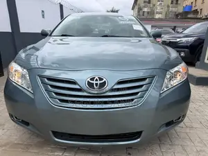 Toyota Camry LE 4dr Sedan (2.4L 4cyl 5A) 2009 Green