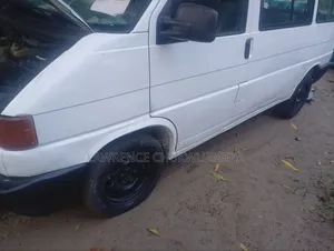 Volkswagen Transporter 2000 White