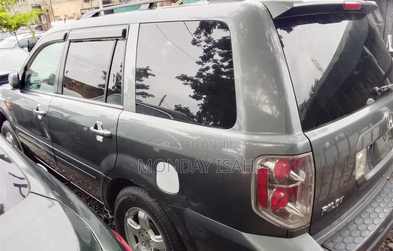 Honda Pilot 2004 Gray