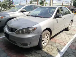 Toyota Camry 2005 Gray