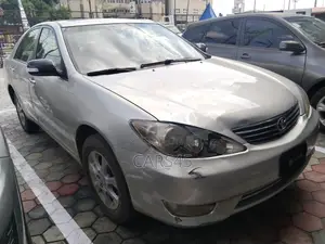 Toyota Camry 2005 Gray