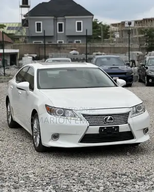 Lexus ES 2013 White