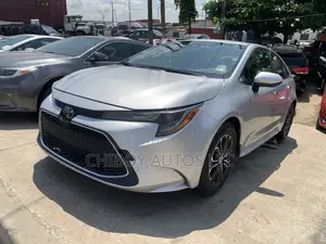 Toyota Corolla 2021 Silver