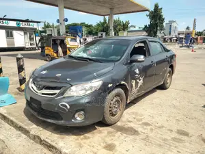 Toyota Corolla 2012 Gray