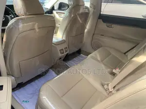 Lexus ES 2013 White