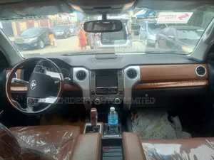 Toyota Tundra 2016 Brown