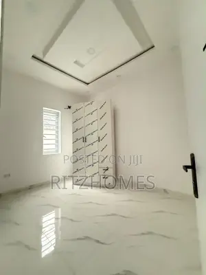 4bdrm Duplex in Thomas Estate for sale