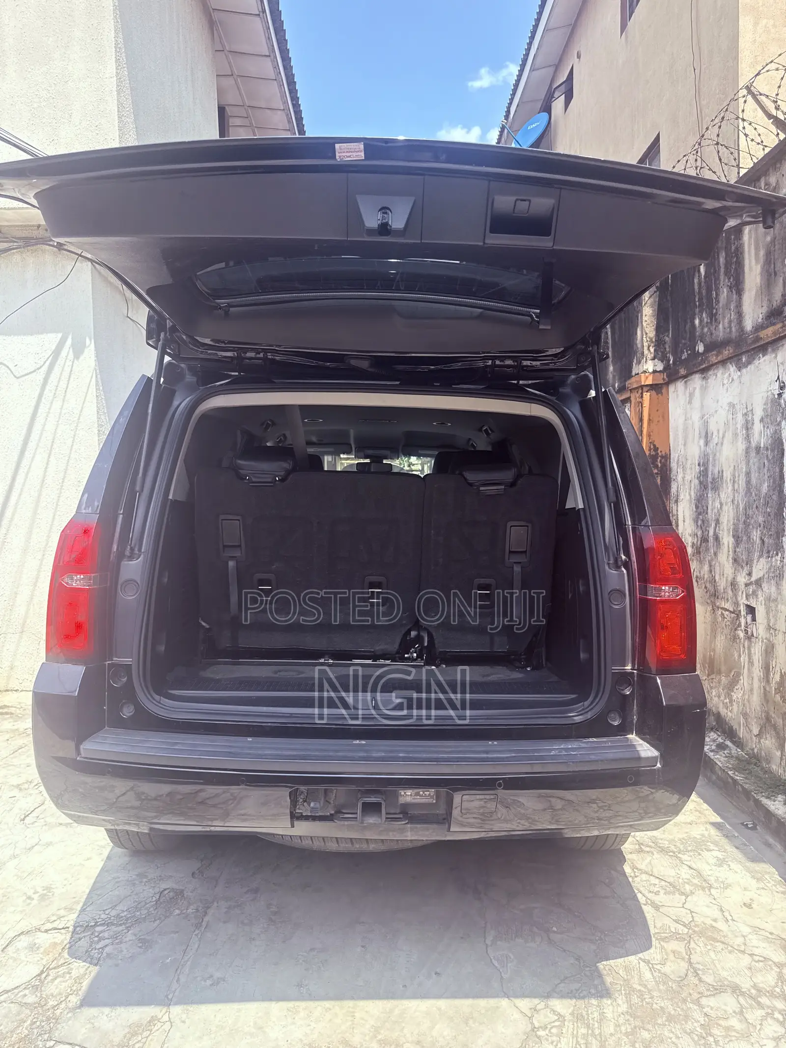 Chevrolet Tahoe 2019 Black