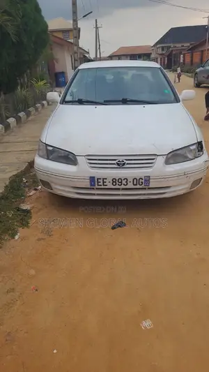 Toyota Camry Automatic 1999 White