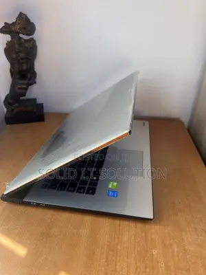 Laptop Toshiba Satellite L70 8GB Intel Core i5 HDD 1T