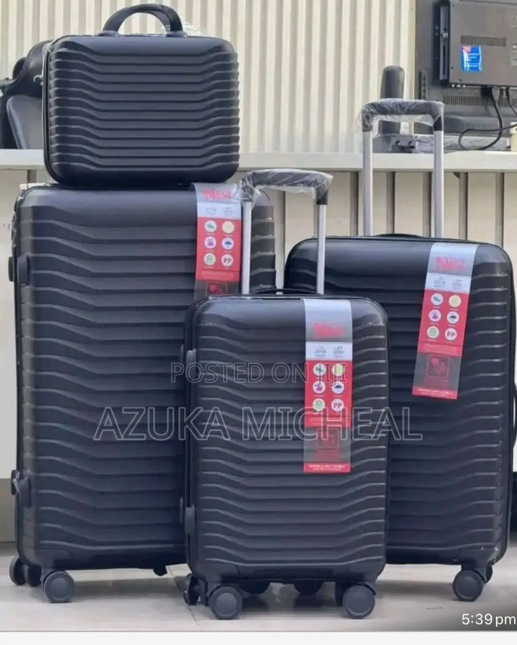 Sets of Luxury Unbreakable Boxes.