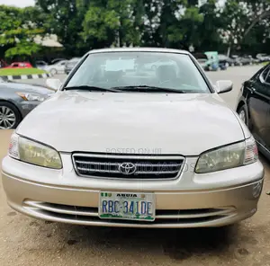 Toyota Camry 2002 Gold