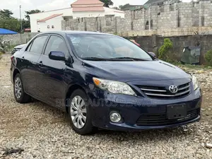 Toyota Corolla LE Special Edition 4dr Sedan (1.8L 4cyl 4A) 2013 Blue