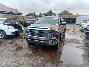 Toyota Tundra 2016 Brown