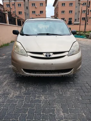 Toyota Sienna LE AWD 2005 Gold