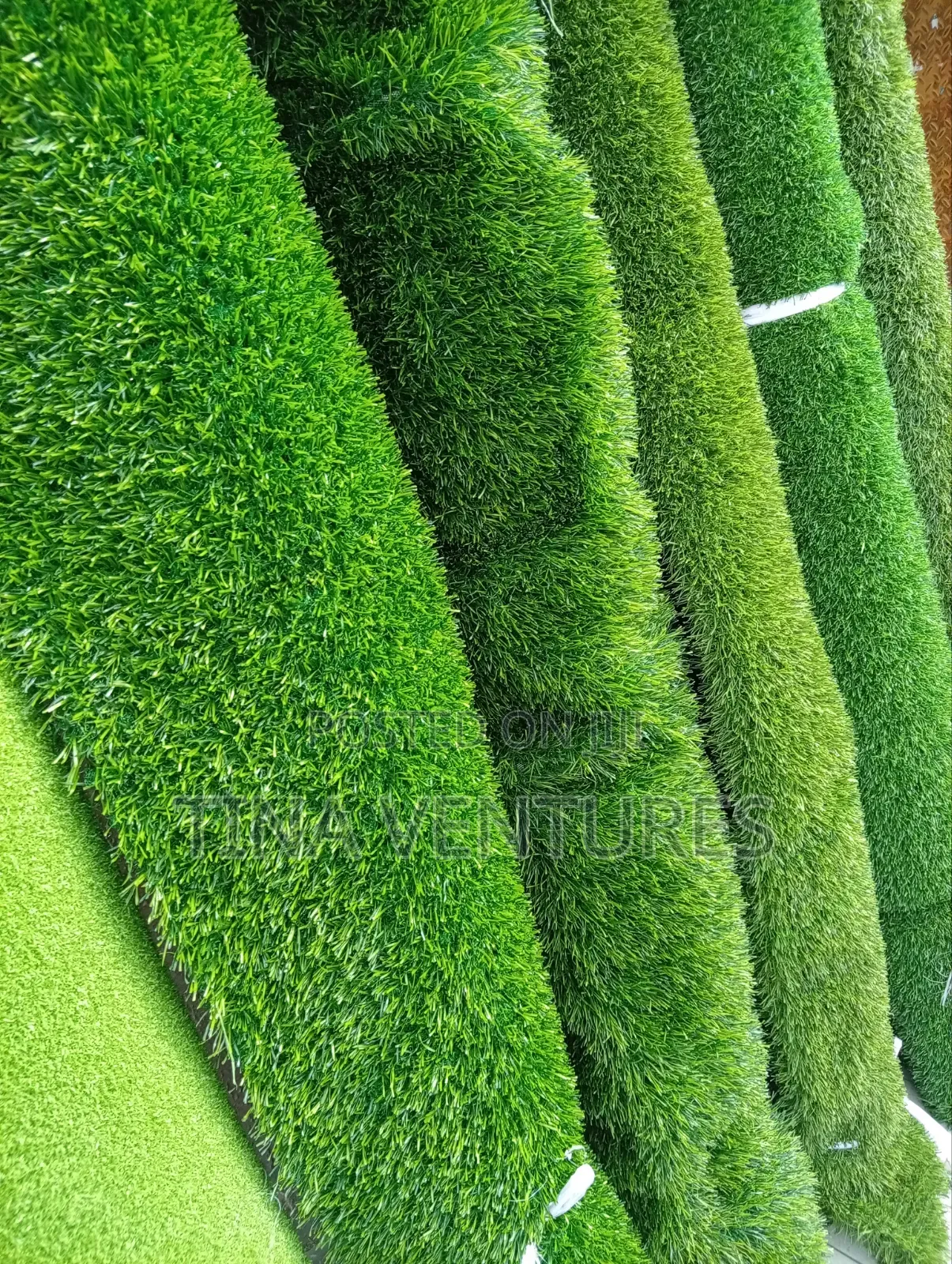 Artificial Grass. Available in Bulk.