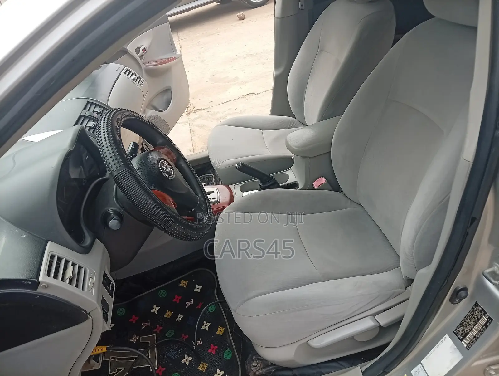Toyota Corolla 2011 Silver