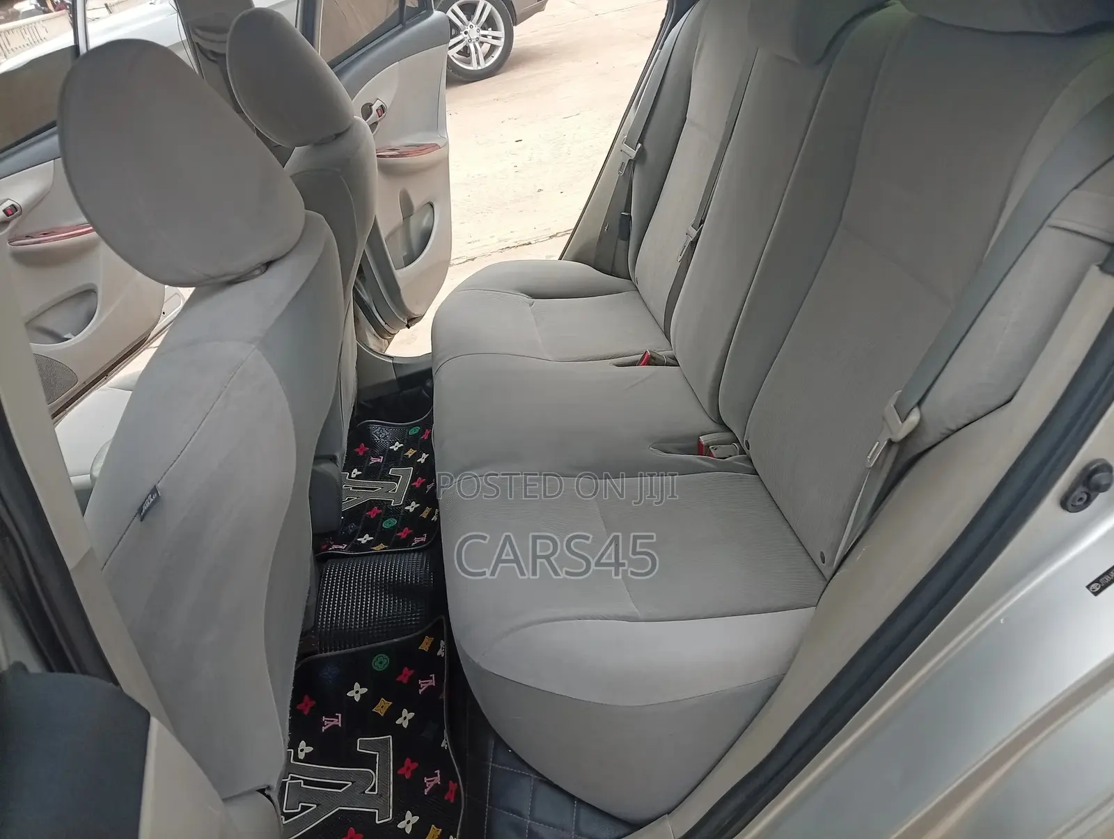 Toyota Corolla 2011 Silver