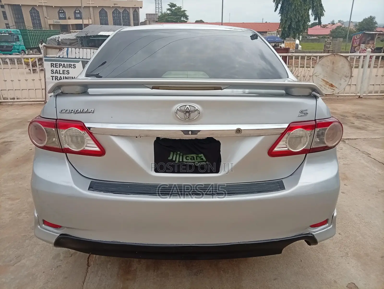 Toyota Corolla 2011 Silver