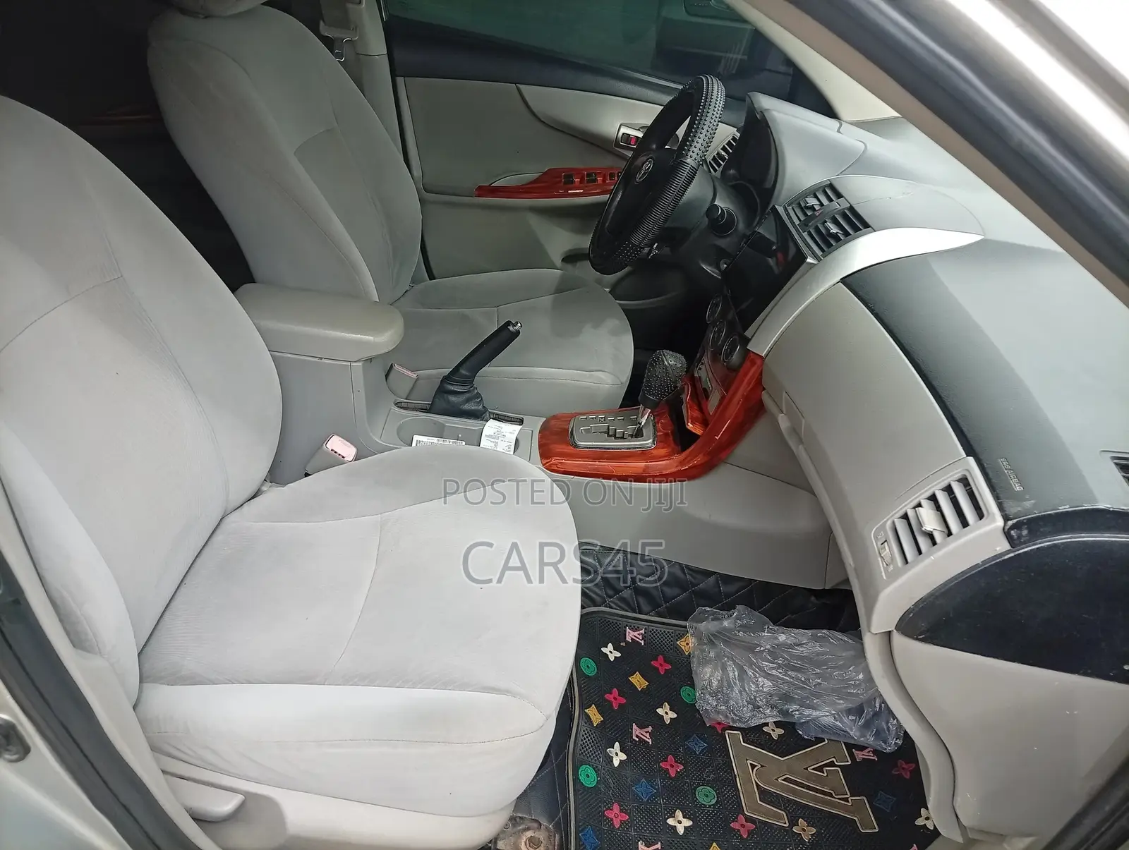 Toyota Corolla 2011 Silver