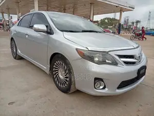 Toyota Corolla 2011 Silver