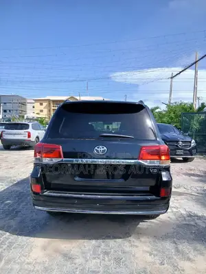 Toyota Land Cruiser 2013 Black