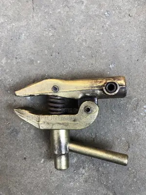Heavy-Duty, Screw-Type Brass Welding Earth Clamp