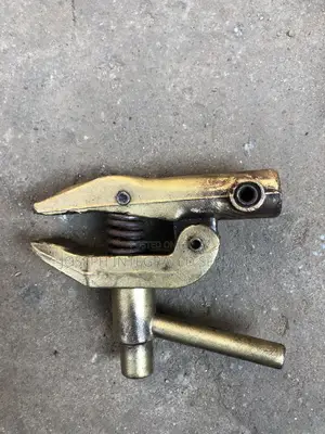 Heavy-Duty, Screw-Type Brass Welding Earth Clamp