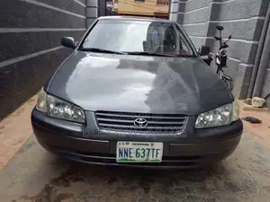 Toyota Camry Automatic 1998 Gray