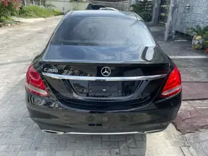 Mercedes-Benz C300 2017 Black